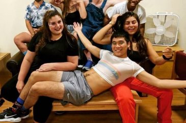 Harvard'lı Ece Hakim'den 'soytarı' diyen kullanıcıya yanıt
