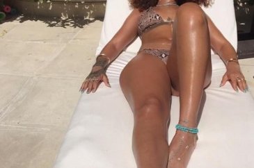 Rihanna'dan Türk hayranlarına jest!
