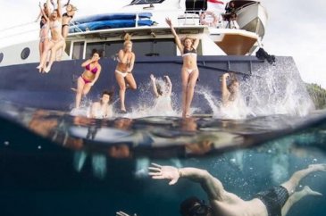 Dan Bilzerian ile rap'çi Tyga partide buluştu!
