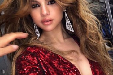 Selena Gomez yine Instagram'a veda etti
