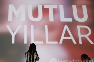 Hazal Kaya'ya doğum günü sürprizi
