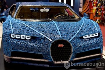 1.5 tonluk 'Lego Chiron' (1 milyon parça)