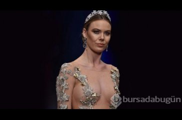 Moda şovuna transparan gelinlik damgası