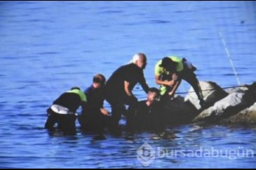 Kuşadası'nda dehşet anları! 2 polis son anda engel oldu...
