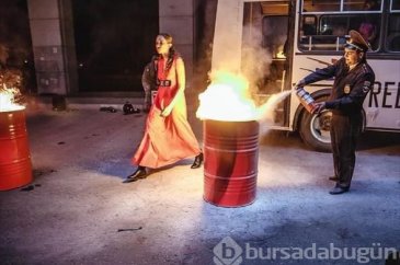 Rusya'da köprüaltı defilesinde polis şoku
