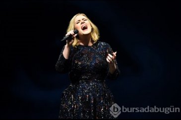 Adele oturduğu yerden günde 41 bin sterlin kazanıyor
