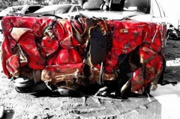 Hurdaya dönen Ferrari'yi bakın ne hale getirdi
