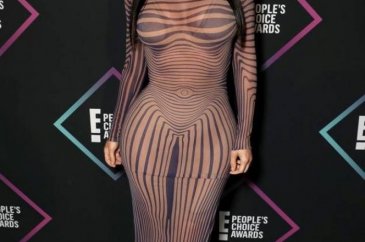 2018 People's Choice (Halkın Seçimi) Ödülleri kırmızı halı şıklığı