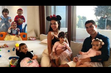 Ronaldo nişanlandı!

