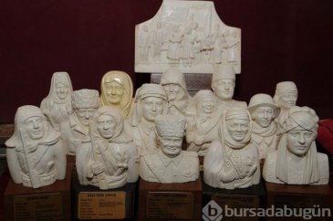 Lületaşından Türk kadın kahramanların minyatür büstleri
