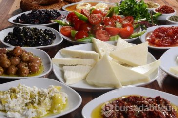 Gece yenilmemesi gereken gıdalar!

