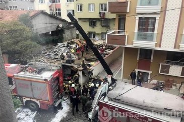 İstanbul'da askeri helikopter düştü
