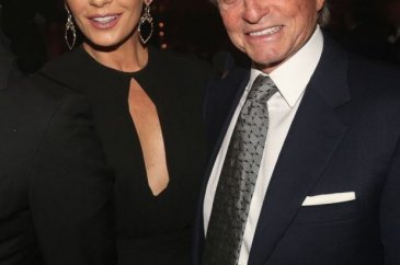 Catherine Zeta-Jones kocası hakkındaki taciz iddiaları ile ilgili k...
