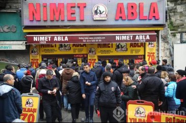 Büyük ikramiye için yılbaşı biletlerine yoğun ilgi
