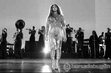 Dünyaca ünlü şarkıcı Beyonce'nin sahne aldığı yılın düğünü devam ed...