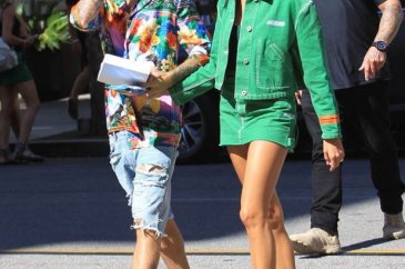 Hailey Baldwin'den sosyal medya itirafı
