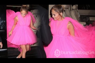 Jennifer Lopez limuzine zor sığdı!