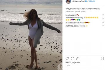 Cindy Crawford'dan 52 yaş pozu
