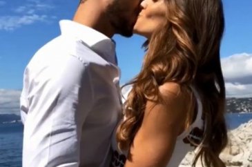 Izabel Goulart ile sevgilisi Kevin Trapp'ten Noel pozu
