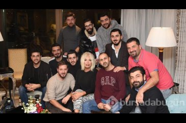 Ajda Pekkan gazetecileri kral dairesinde ağırladı!
