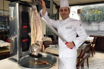 Görenler çok şaşırıyor! Bütün balıktan döner yaptı, yiyenler bayıldı
