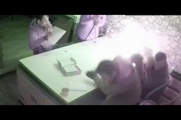 Tamir ederken elinde patladı
