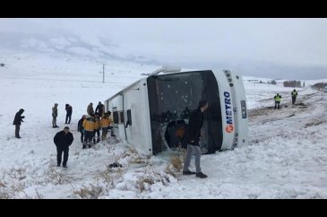 Sivas'ta trafik kazası: Çok sayıda yaralı var