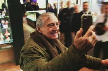 Sosyal medyada Müzede Selfie Günü (Museum Selfie Day) paylaşımları