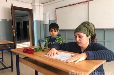 Babasının ödevini yapmadığı için öldürdüğü Mertcan'ın karnesi mezar...