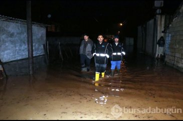Hatay'da şiddetli yağış bentleri yıktı, sel baskınlarına sebep oldu