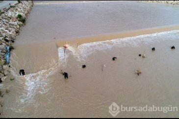 Antalya'da hortumda kaybolan Buse Acar'ı arama çalışmaları devam ed...