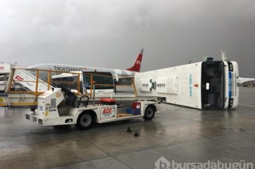 Antalya Havalimanı'nda hortum (İlk kareler)