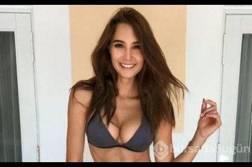 Ünlü futbolcunun kardeşi sosyal medyayı sallıyor!
