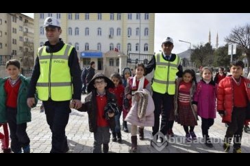81 ilde trafikte yaya önceliği eylemi başladı!
