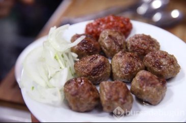 Türkiye'nin en eski köftecisi... 70 yıllık müdavimleri var
