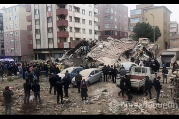 Kartal'da 8 katlı bina çöktü