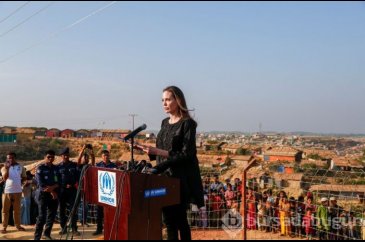 Angelina Jolie'den Arakanlı Müslümanlara ziyaret