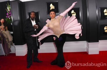 Cardi B'nin kıyafetine dair eğlenceli sosyal medya tepkileri

