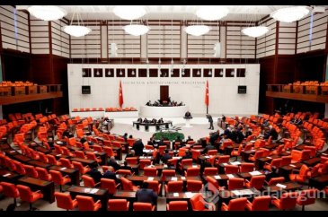 CHP'li Özgür Özel: Çiftçi, sizin döneminizde şapkayı yere atıyor