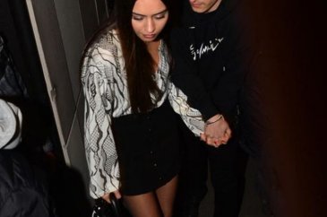 Amine Gülşe ve Mesut Özil'in kutlama yemeği
