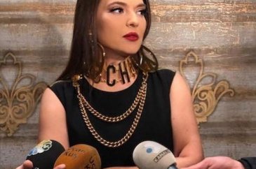 Demet Akalın'a hırsız şoku
