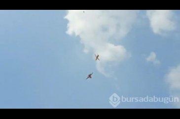 Hindistan'da uçaklar havada çarpıştı

