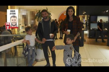 Gökhan Gönül, eşi Hatice Gönül ve çocukları ile poz verdi
