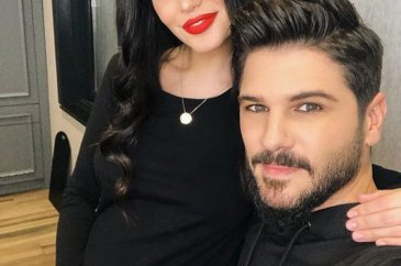 Tolgahan Sayışman'ın eşi Almeda Abazi'den hamile dansı
