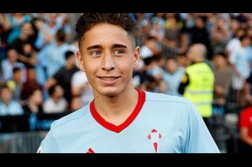 Futbolcu Emre Mor, Brezilyalı güzel Angelica Perla'dan aşk golü yedi
