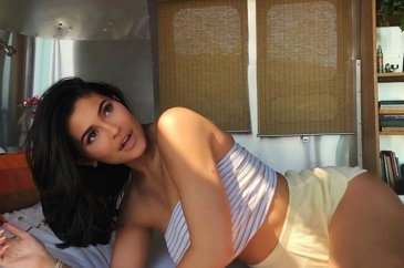 Dünyanın en genç milyarderi Kylie Jenner oldu!
