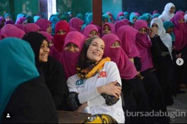 Gamze Özçelik, Arakanlı mültecilere yaptığı ziyaret tam not aldı
