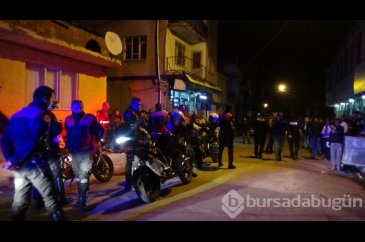 Ahlak polisini alkışlarla karşıladılar
