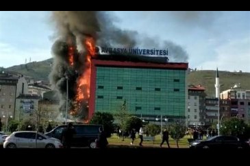 Trabzon'da üniversite kampüsünde yangın