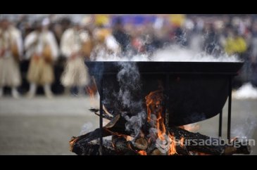 Japonya'da geleneksel ateş üzerinde yürüme festivali
